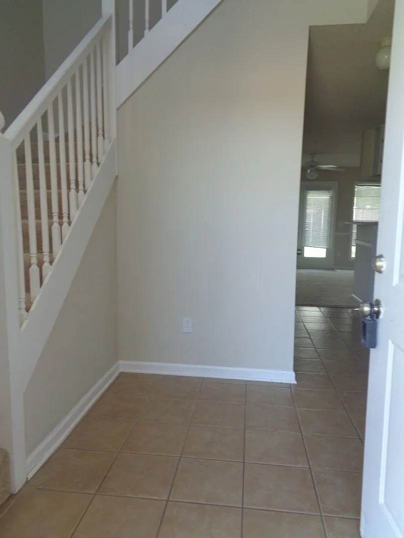 Wakefield Subdivision!! End Unit — Photo 3