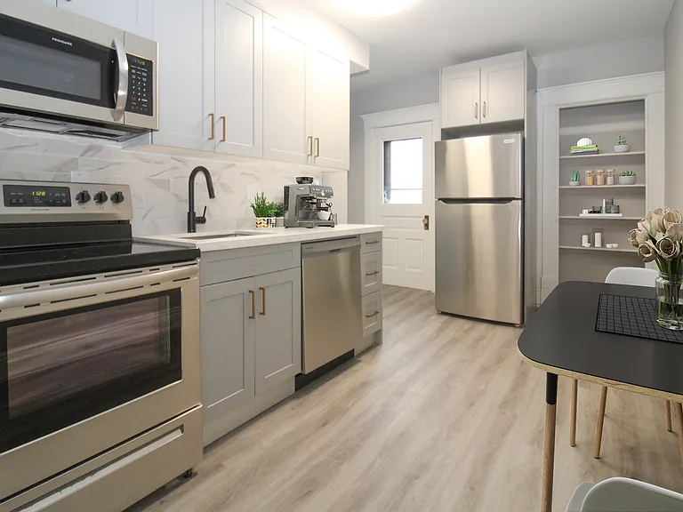 317 Park St N #1 — Photo 1