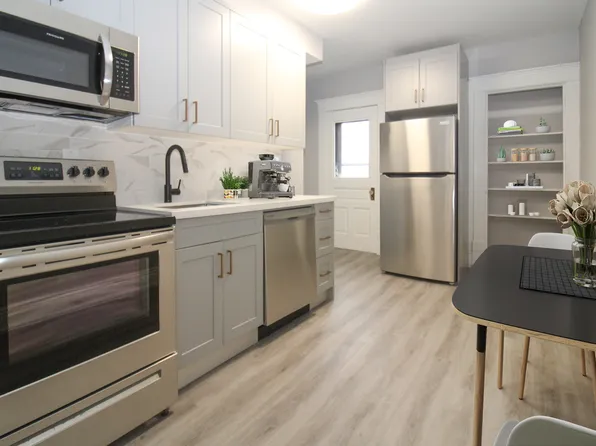 317 Park St N #1, Peterborough, ON K9J 3W6