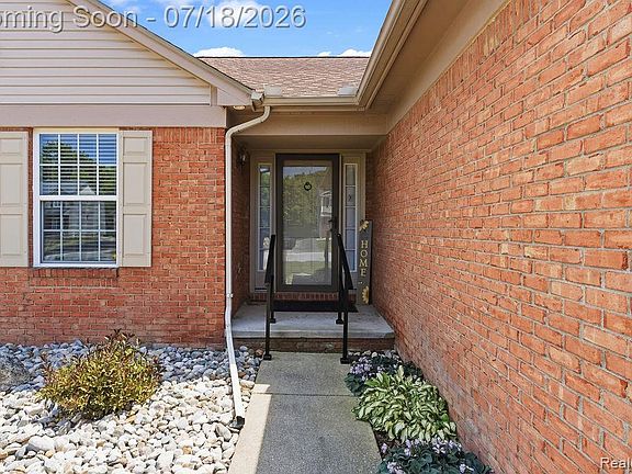 4th image of 1529 Baypointe Cir