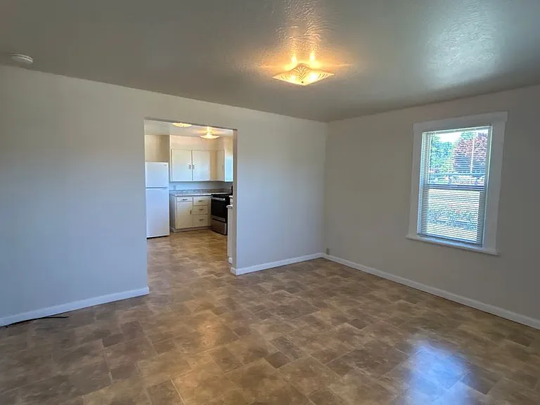 203 SW 6th Ave — Photo 11