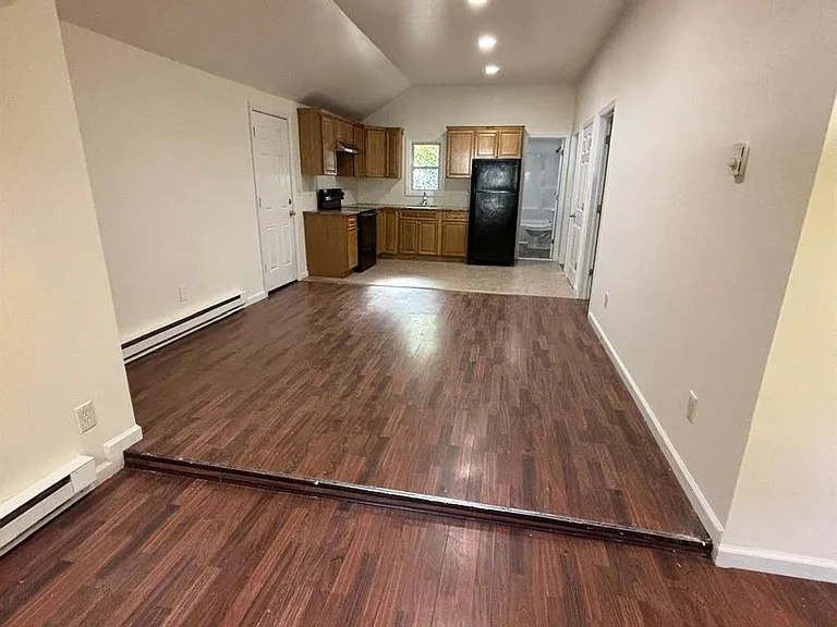 141 Huguenot Dr — Photo 2