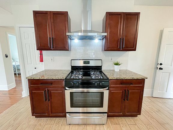 5th image of 51 Oakwood Ave #2