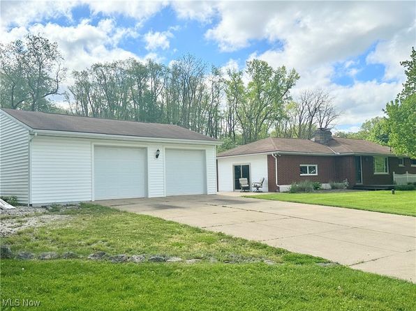 5730 Griffith Ave NW, North Canton, OH 44720
