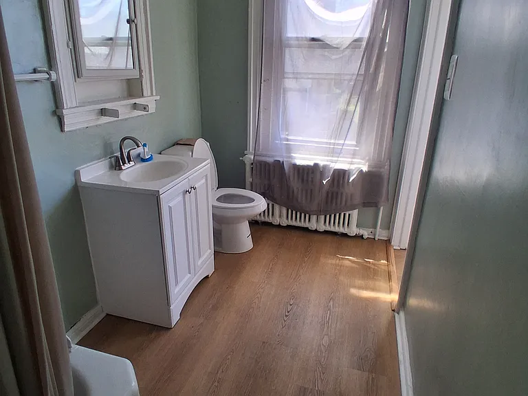 1150 W Tioga St #2F — Photo 6