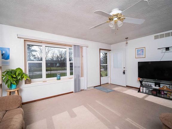 3rd image of 4756 Minns Dr
