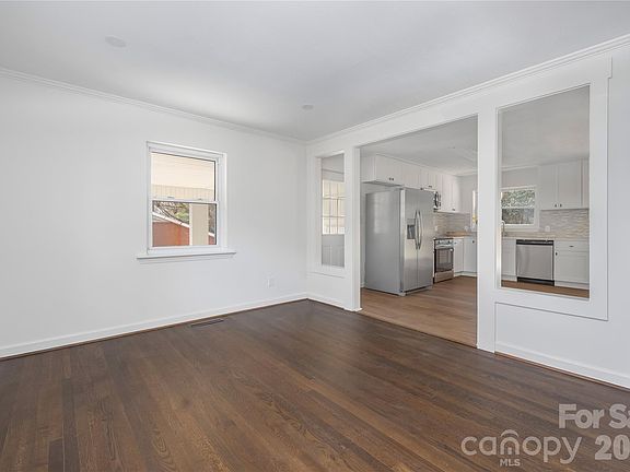 5th image of 309 Cedar St