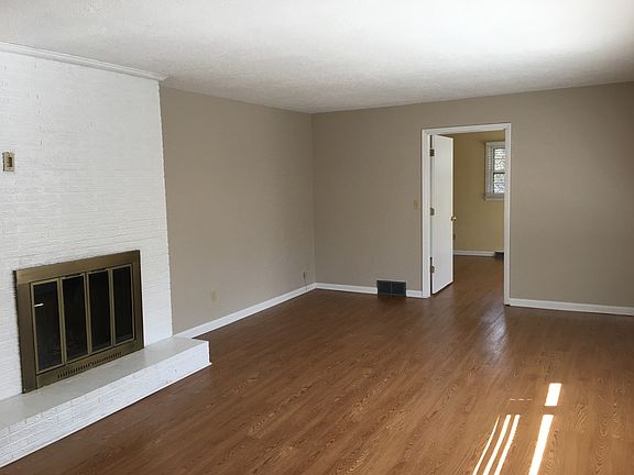 5th image of 720 W Pine St
