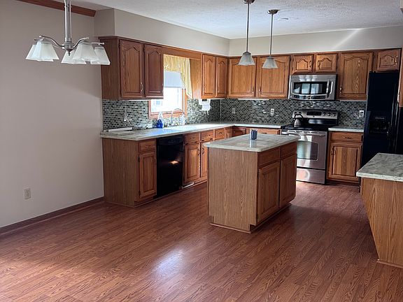 2nd image of 183 Park Place Dr