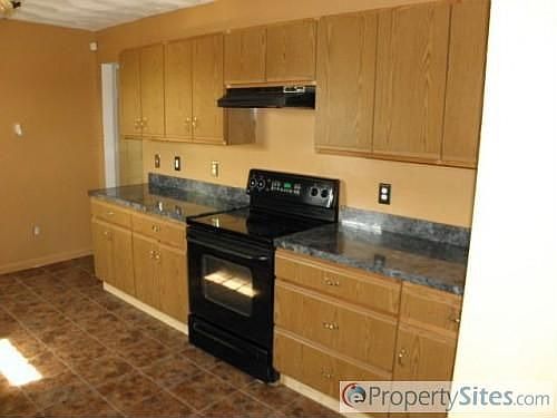 5th image of 1337 Watson St