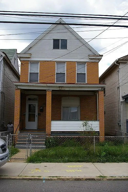 812 Woodward Ave photo 1