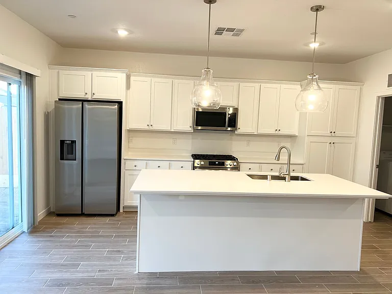 6590 E Krum Ave — Photo 9