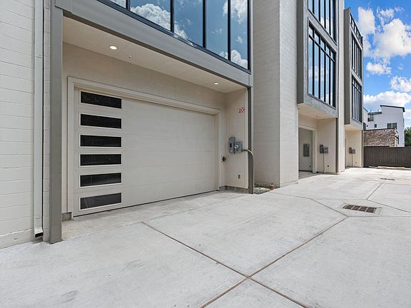 3rd image of 1222 Winter St