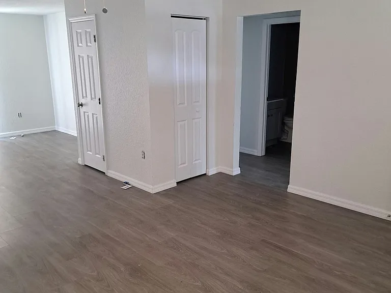 901 SW 7th St — Photo 13