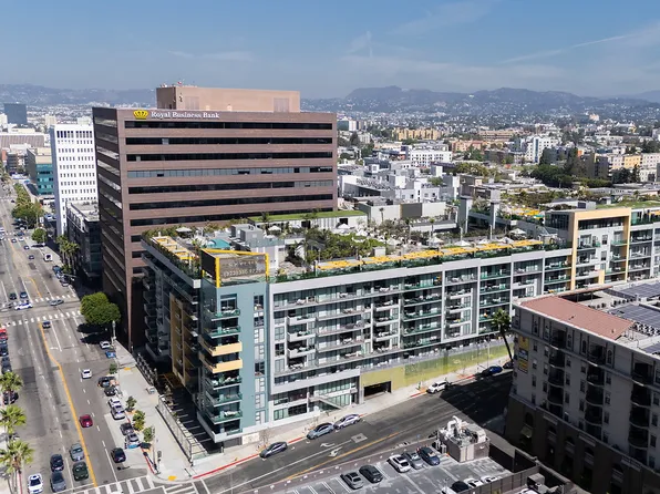 Skylux on Wilshire