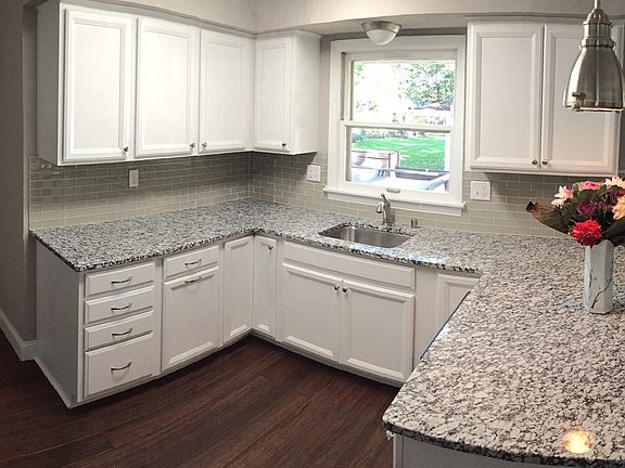 Brand New Kitchen w/ Granite