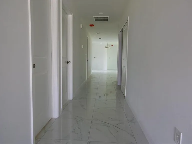 3433 Jeffcott St — Photo 14