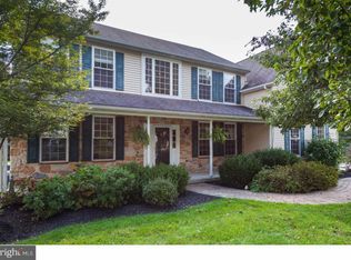 301 Woods Edge Ln, Downingtown, PA 19335
