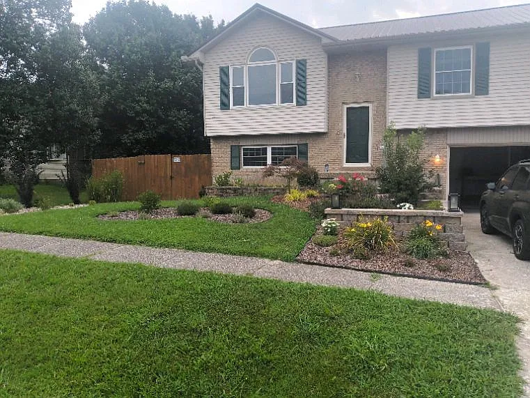 218 Eagle Way — Photo 2