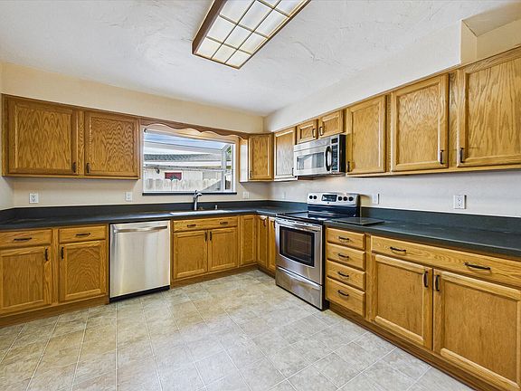 4th image of 2025 11th St