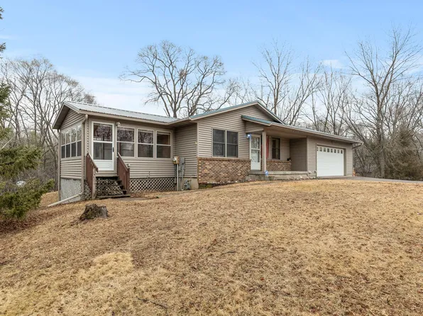 879 Willow Ridge Rd, Hudson, WI 54016