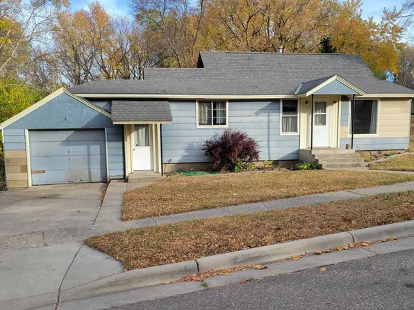 417 S 10th St, Montevideo, MN 56265
