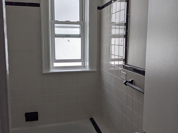 2nd image of 1871 W 5th St APT 1