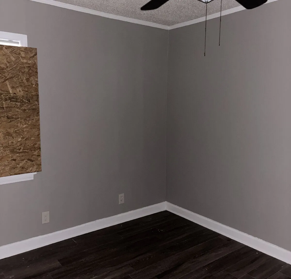 3 bed, 1.0 bath, 1014 sqft, $1,050 — Photo 3