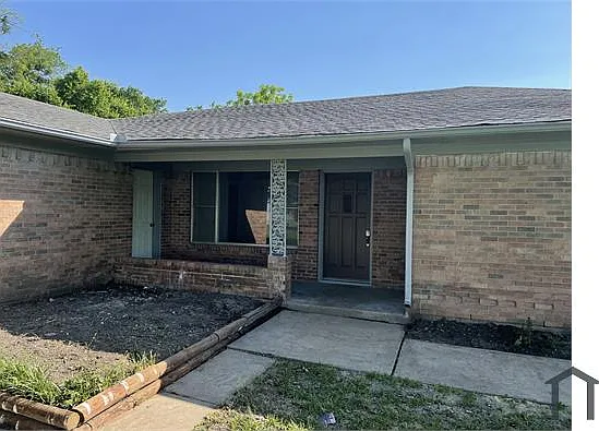 9517 Merritt Rd — Photo 4