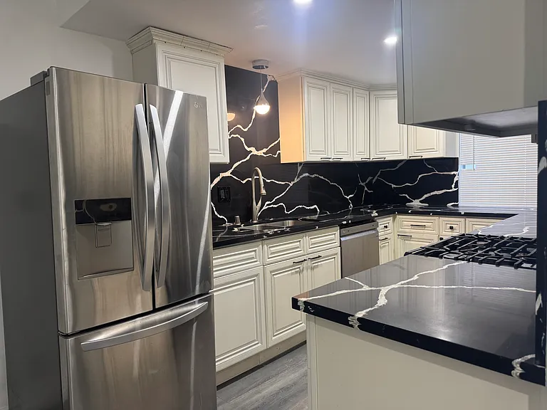 807 N Alfred St #2 — Photo 20