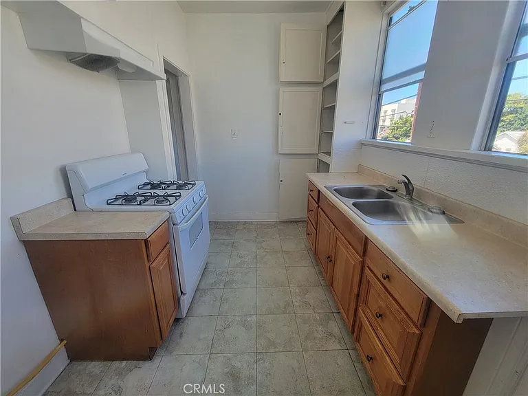 2930 W 11th St — Photo 19