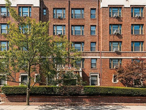 2nd image of 109-14 Ascan Ave APT 2P