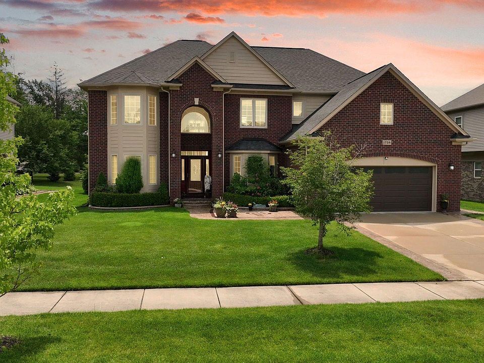 1st image of 1738 Oak Forest Dr E