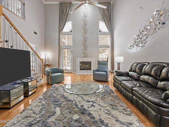 3rd image of 665 Chapel Point Ln