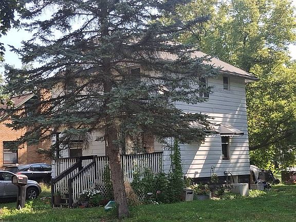 2nd image of 1227 Sheldon St