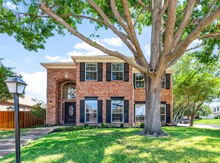 18404 Woodpond Pl, Dallas, TX 75252
