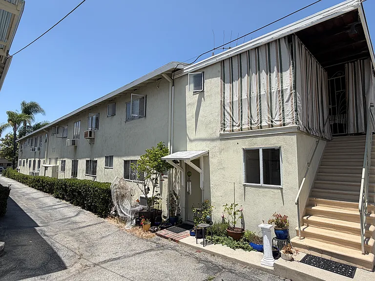 1130 N Louise St — Photo 5