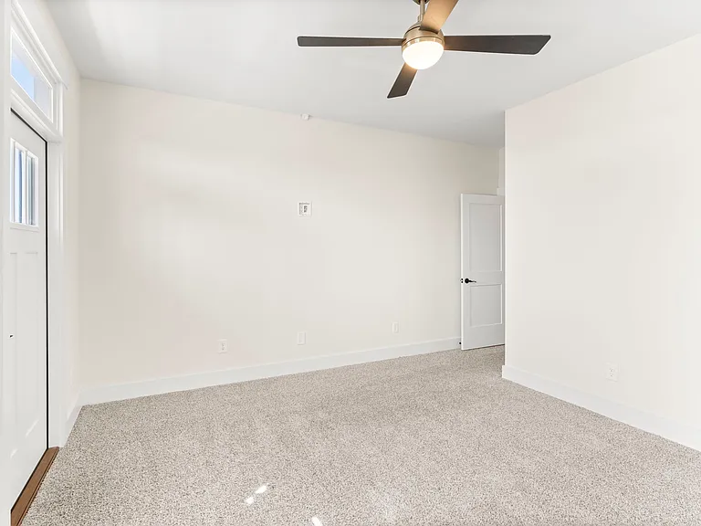 2045 Oakwood Ave — Photo 20