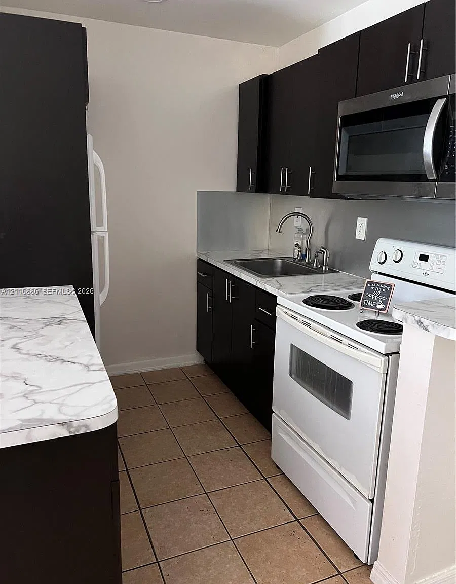 Cypress Village Condo — Photo 3