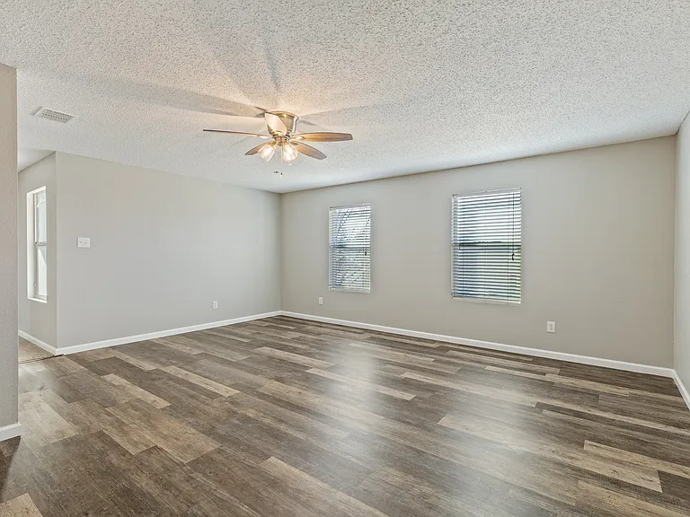 4717 Waterford Dr — Photo 18