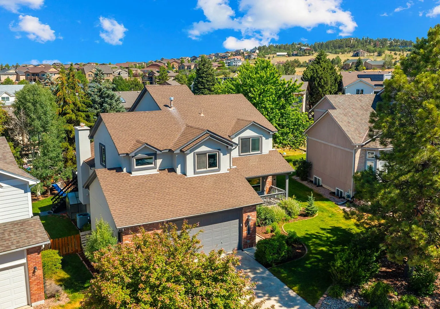 Gorgeous 6 Bedroom Home in Monument — Photo 4
