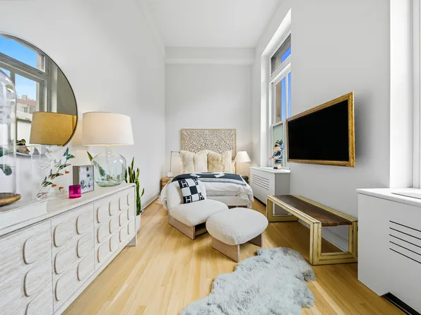 240 Centre Street image 12 of 19