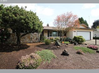 1451 Lawnridge Ave, Springfield, OR 97477