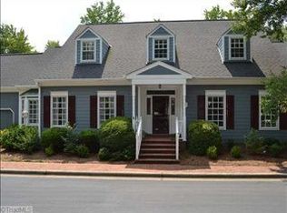 8 Saint Augustine Sq, Greensboro, NC 27408