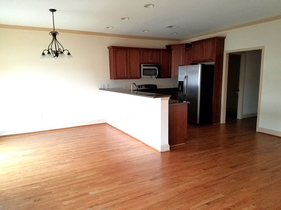 2nd image of 19 Cottonplace Ln