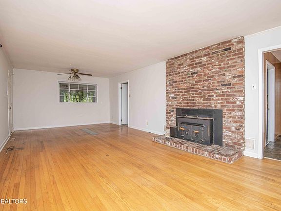 4th image of 3309 Saratoga Dr