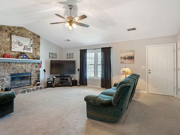 4th image of 1290 Brookton Dr