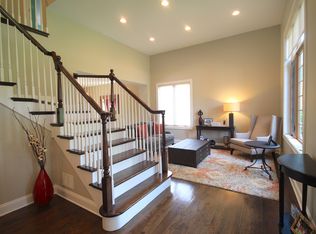 920 S Chatham Ave, Addison, IL 60101