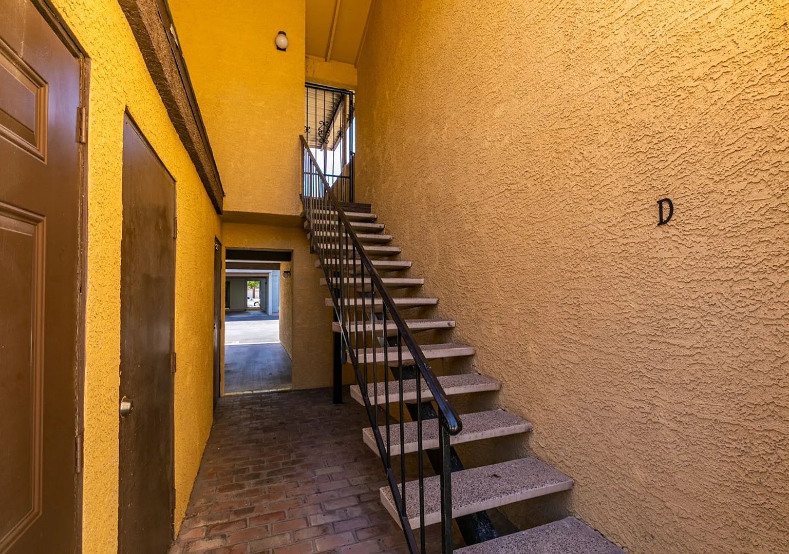 Convenient to UNLV — Photo 4