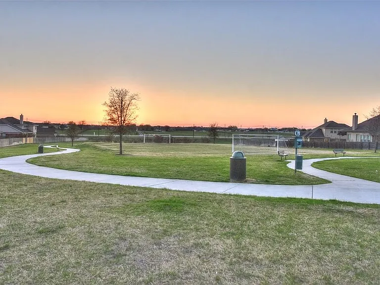 7993 Arezzo Dr — Photo 30